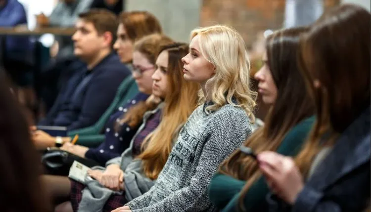Фото-звіт. Воркшоп про ефективні email-комунікації англійською. Хаб SPALAH, м.Дніпро